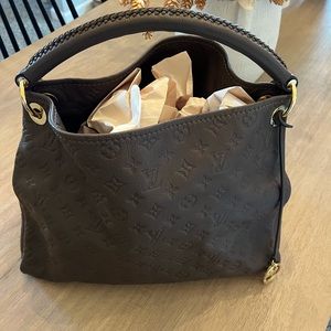 Louis Vuitton Artsy MM